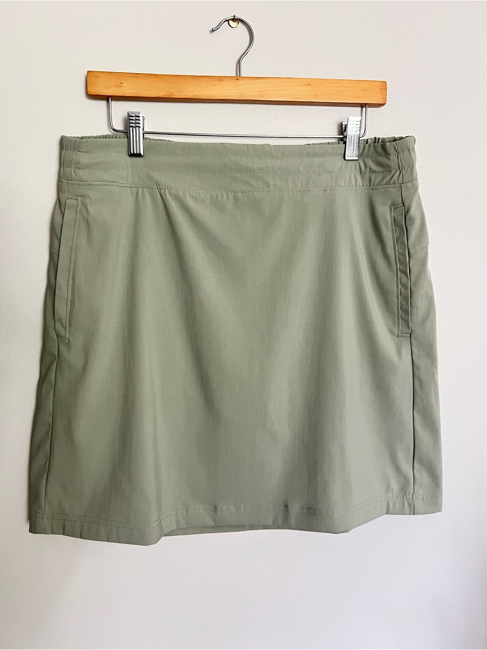 Columbia Light Olive Green Casual Skirt with shorts